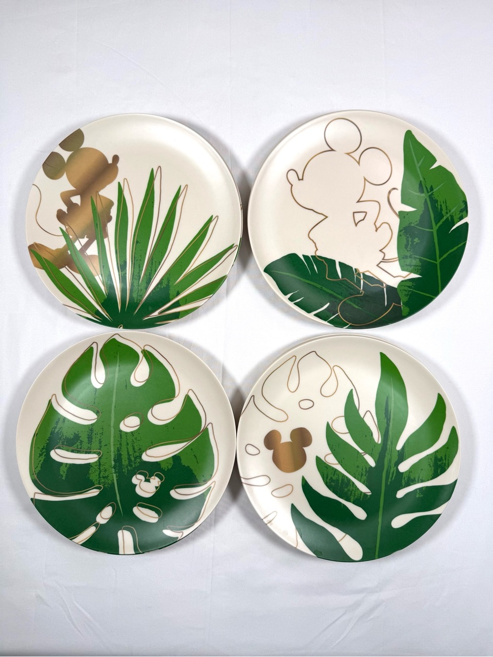 DISNEY Parks 12 Mickey Mouse Tropical Melamine Dinner Plates 9.75” Palm Leaves